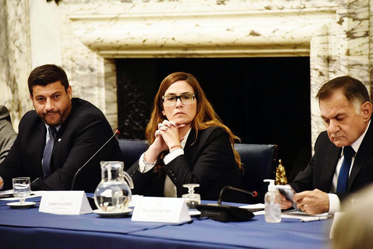 Jimena López en una reunión con referentes italianos del proyecto “Bien restituido”