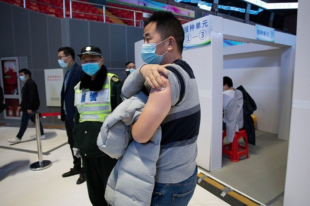 China implementa un pasaporte sanitario digital para los viajes internacionales