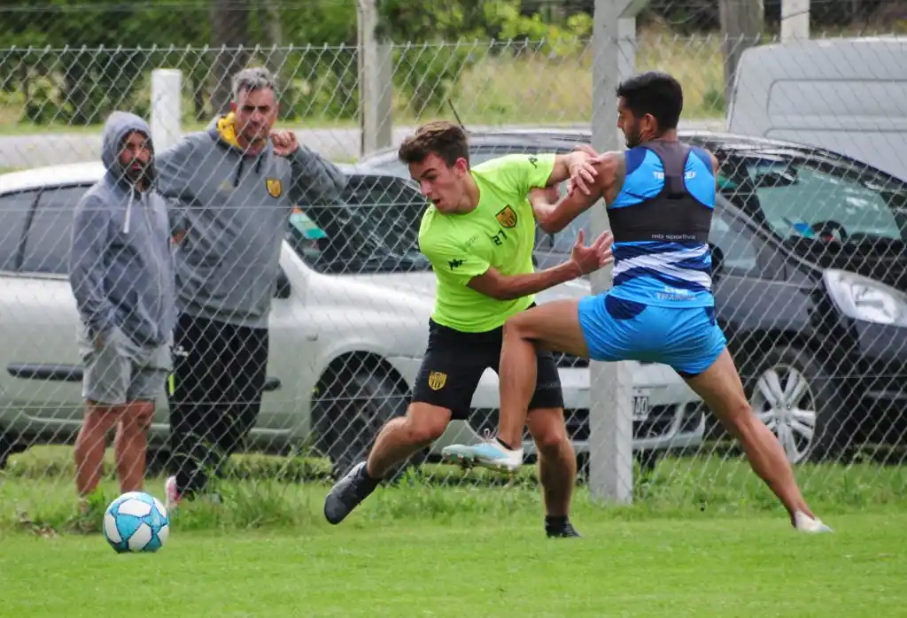 Santamarina hizo fútbol midiéndose con Temperley