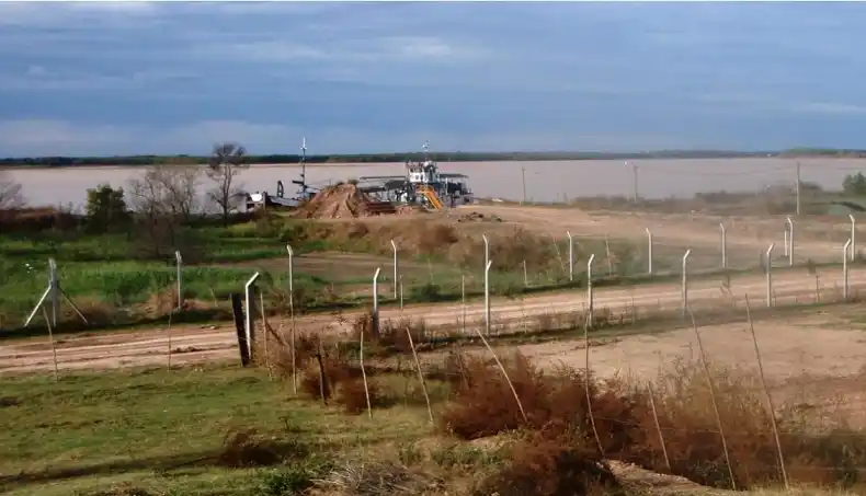 La arenera de la empresa Naviera Lojda S. A. deberá reacondicionar el lugar donde operaba.