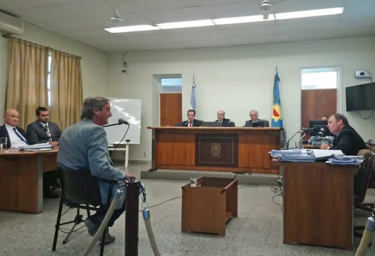 Con el libreto político bajo el brazo, funcionarios defendieron la concesión del Hipódromo