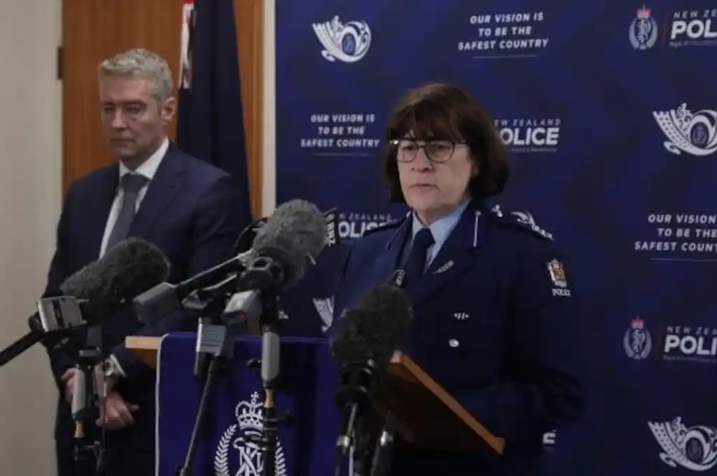 NZ secuestro a sus hijos en el bosque 2