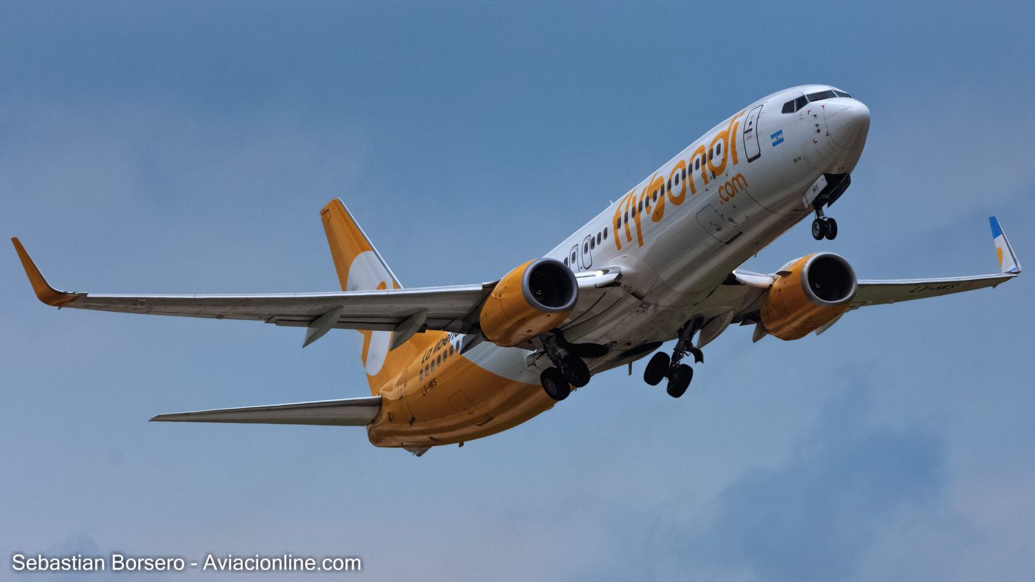 Flybondi extiende sus vuelos a Florianópolis