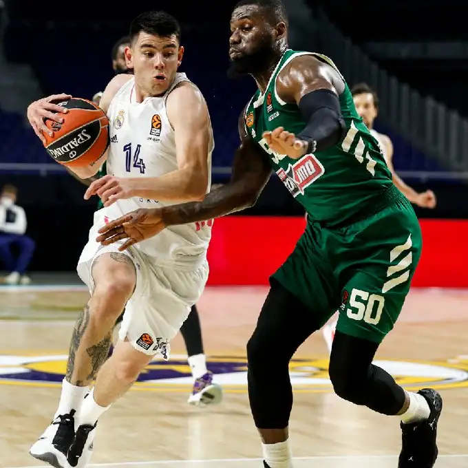 Triunfo de Real Madrid, con un notable Deck