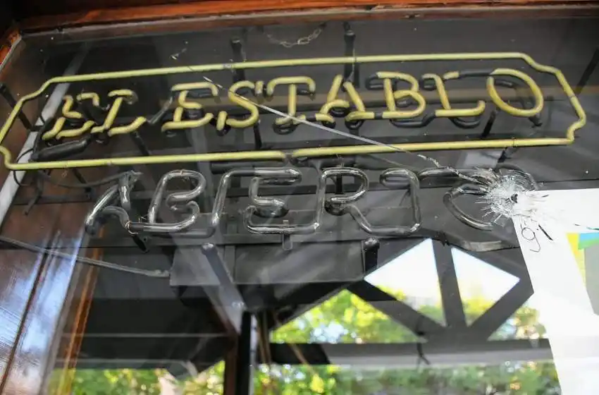 Ataque a balazos a El Establo: «El pibe que estaba con el arma le dijo al parrillero que se corra y empezó a tirar»