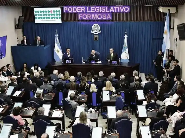El Gobernador inauguró ayer el ciclo legislativo
2026 con eje en la soberanía y el superávit