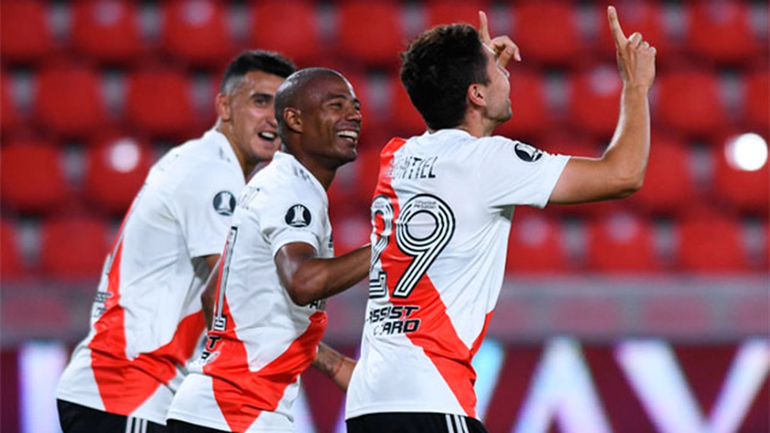 River: Montiel renovó. A la venta de Fernández y Sosa 