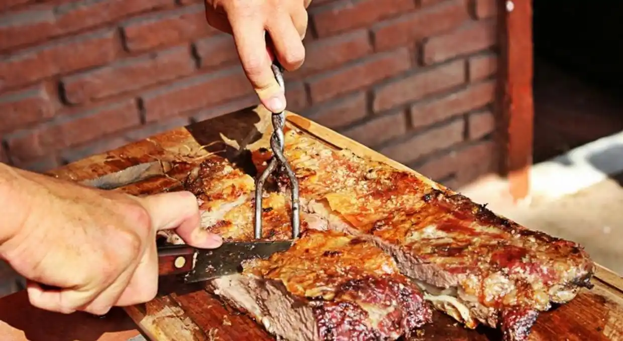 La Pampa: seis policías violaron la cuarentena para comer un asado