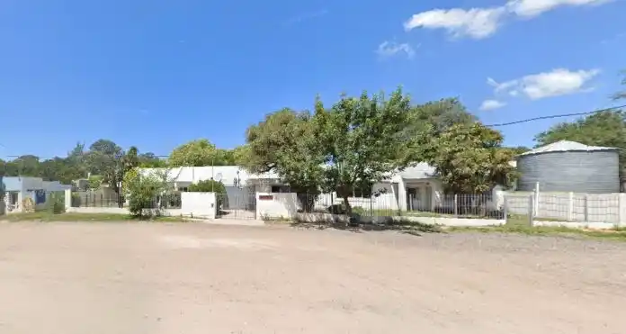 La acción de las autoridades de la Escuela Secundaria Nº60 de Parque Hermoso permitió resolver el caso. (Google Street View)