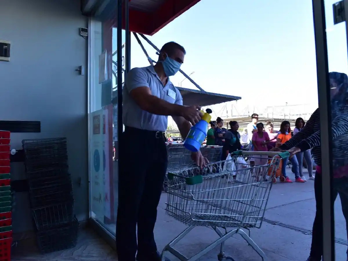 La pandemia y la economía: “Tenemos que volver a conectarnos con la intención de este distanciamiento”              