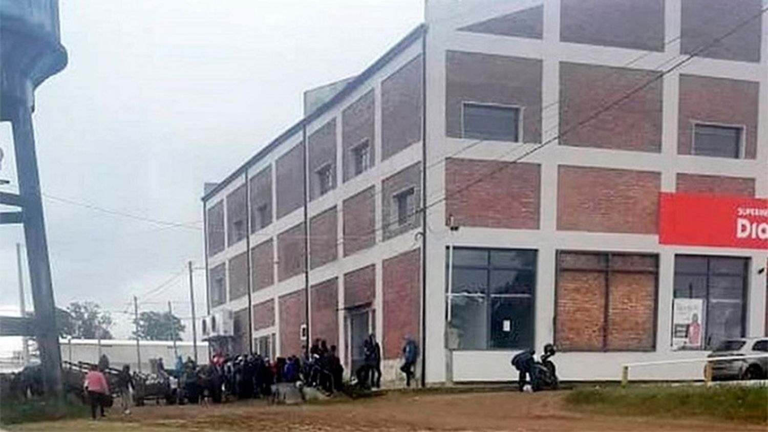 Un supermercado cerró sus puertas en Concordia y donó toda la mercadería