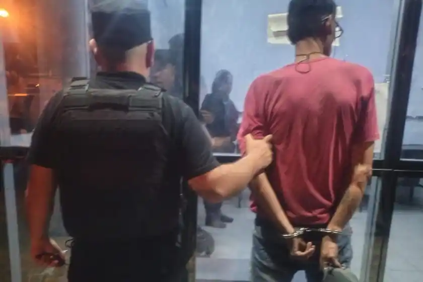 Detenido tras robar en un minimercado.