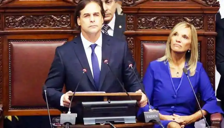 Lacalle Pou asumió la presidencia de Uruguay, tras 15 años del Frente Amplio