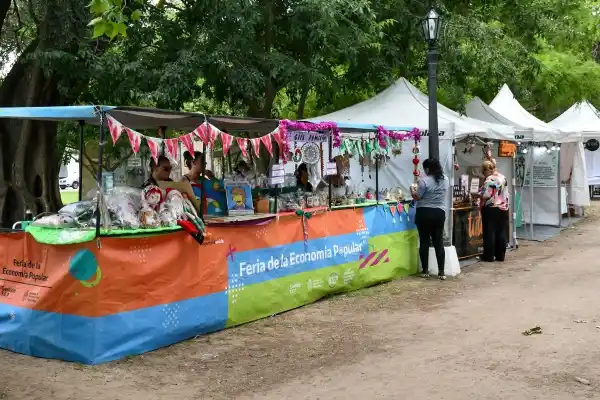 Este domingo comienza la feria de economía popular en el Parque de la Esperanza