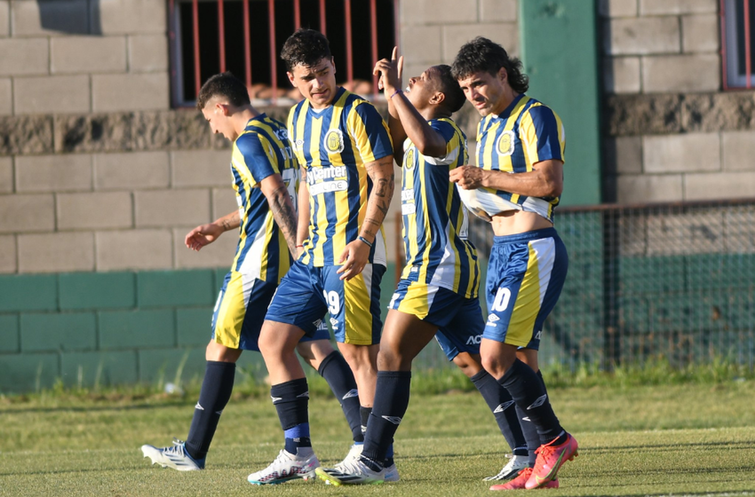 Central ganó 2-1 en Sarandí, selló su pasaje a Libertadores y avanzó a cuartos