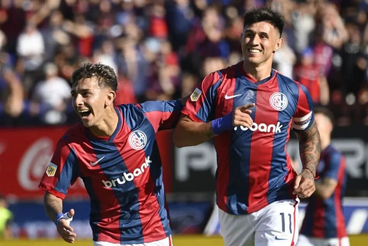 Platense juega con San Lorenzo, en su estadio de Vicente López