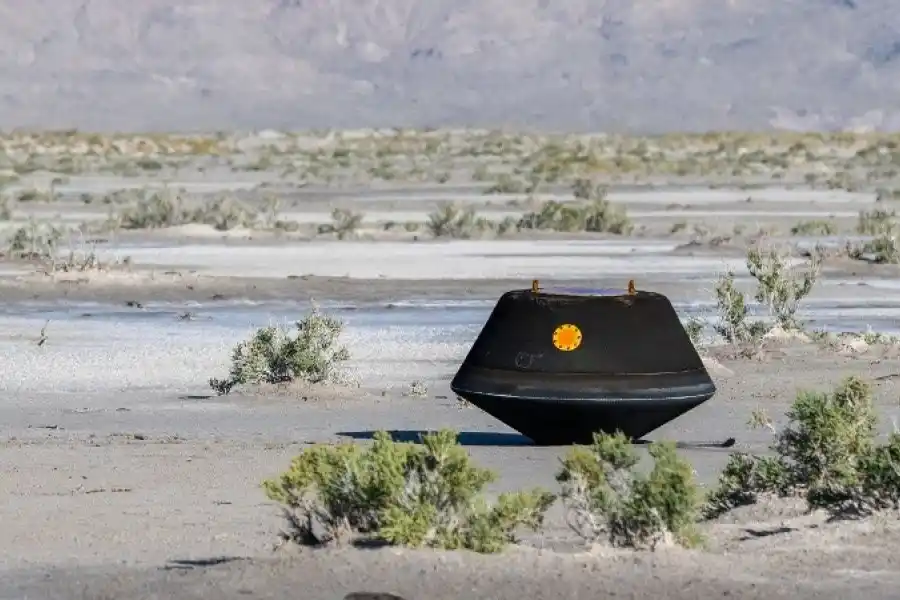 Histórico: la Nasa logró extraer restos de un asteroide con éxito en una compleja misión