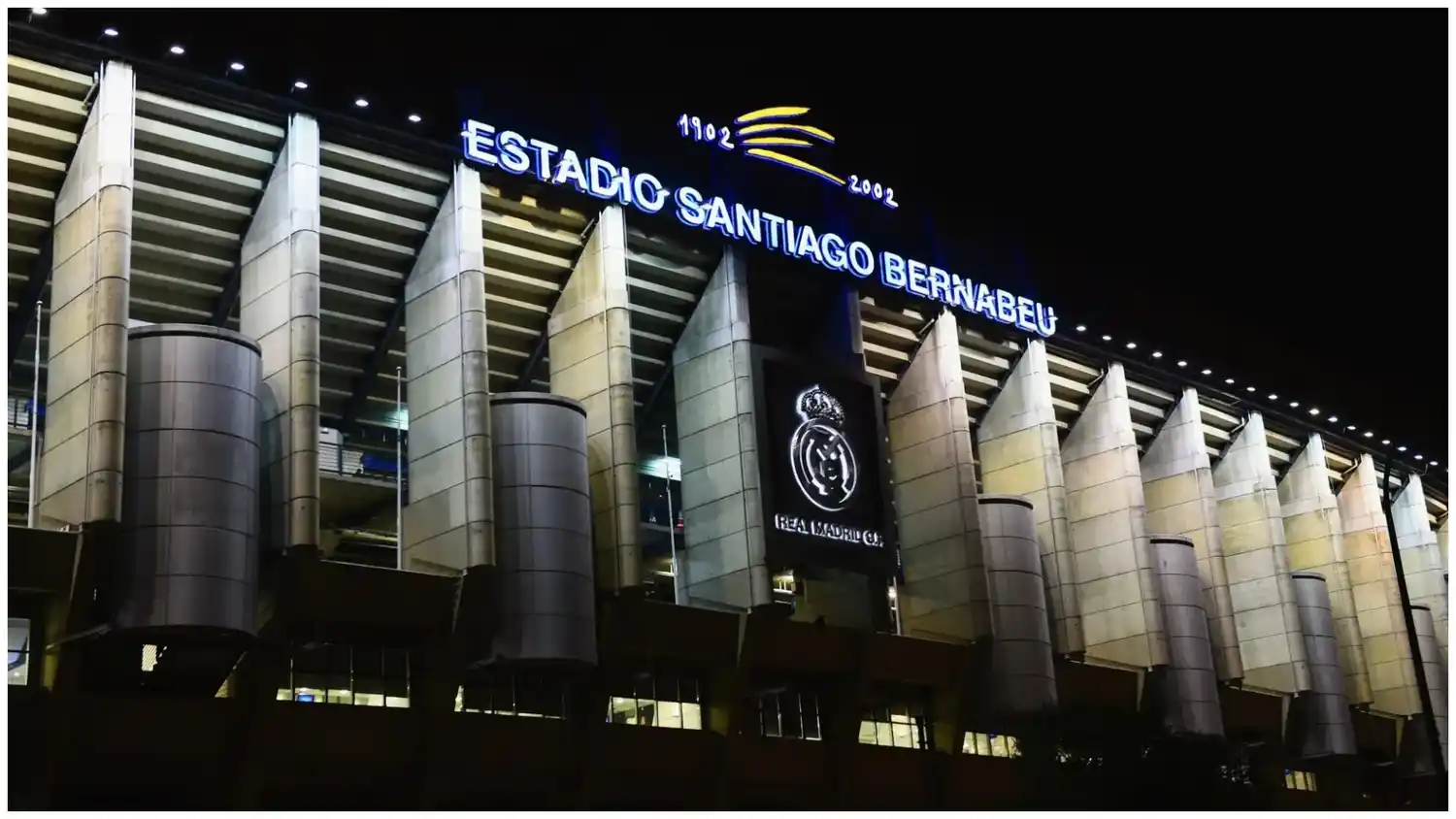 La transformación de la icónica “Esquina del Bernabéu” refleja cómo el Real Madrid ha sabido combinar su legado deportivo con una visión moderna e innovadora. Foto: shutterstock.com.