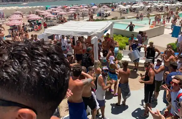 Así fue la polémica protesta de guardavidas en el Torreón del Monje