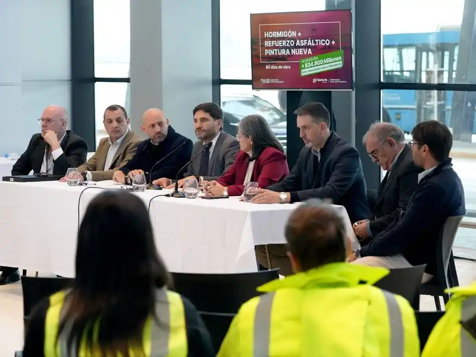 El gobernador brindó detalles del proceso de mejora en la operatividad de la terminal.