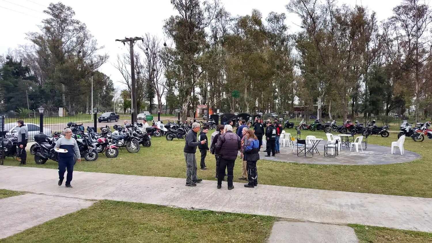 Exitoso Segundo Moto Asado a pesar del mal tiempo