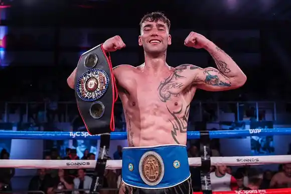 Franco Acosta vuelve a pelear y hará una rifa para que lo acompañen 55 personas