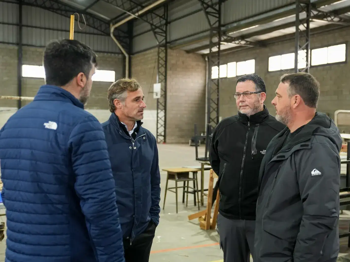 Achával recorre escuelas de Pilar