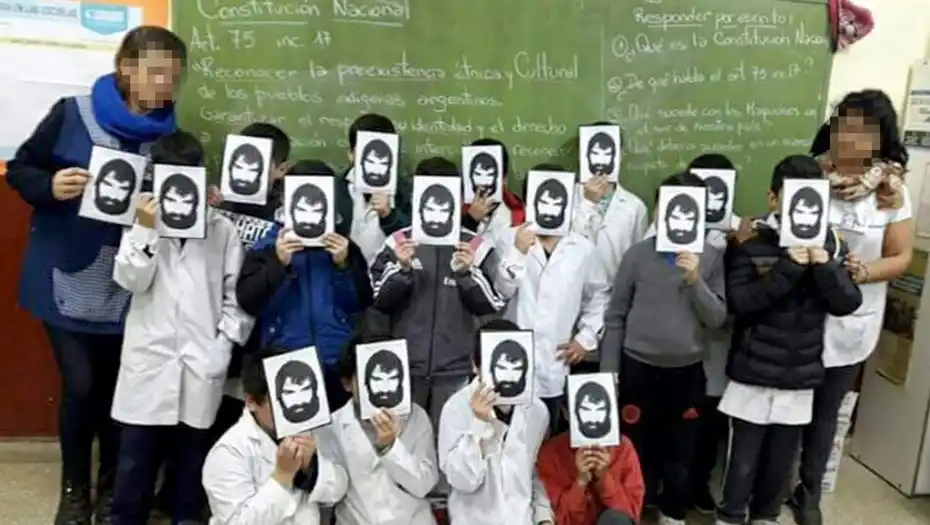 Educación defiende el debate del “contexto social” en las aulas