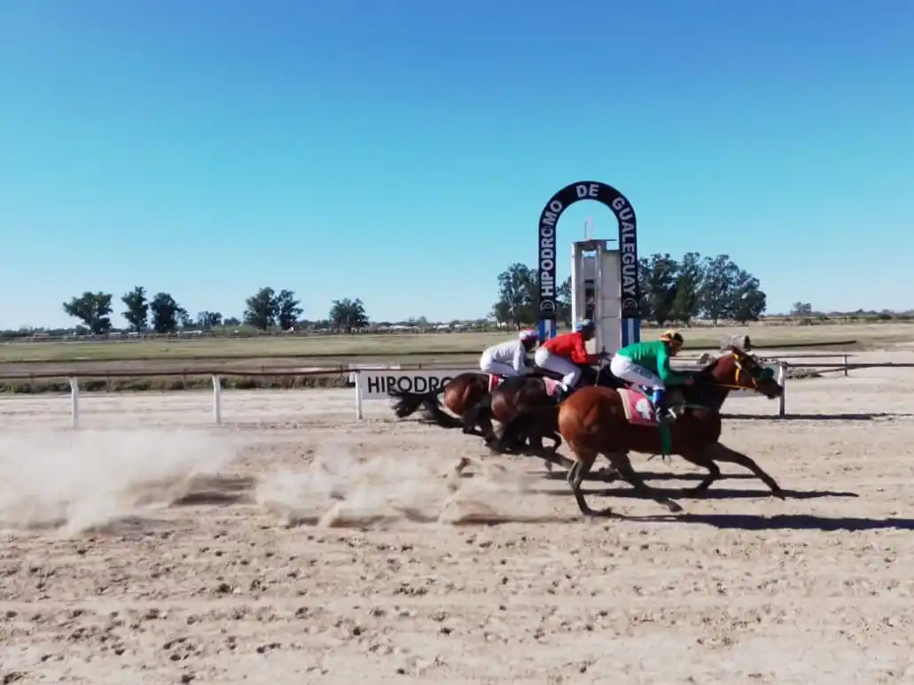 Gran jornada hípica en Gualeguay: 13 carreras y un hipódromo colmado
