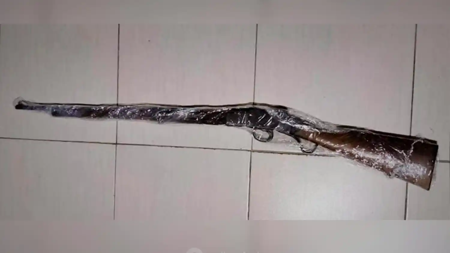 Secuestran una carabina calibre 22 y aprehenden a un hombre en un control vehicular en San Cristóbal