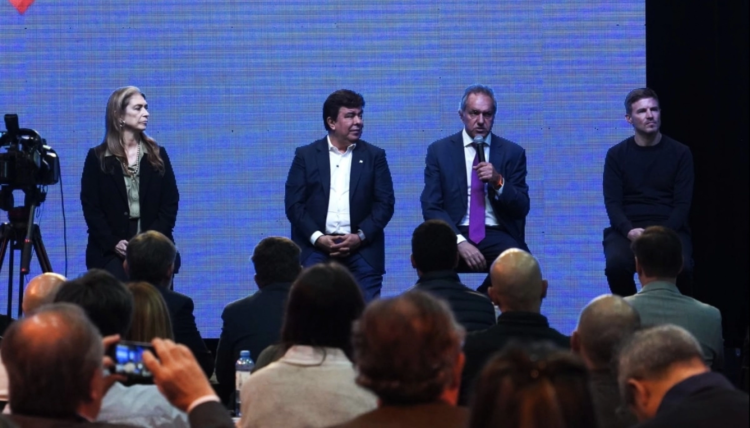 Tras la declinación de Cristina a la candidatura presidencial, Scioli se mostró con Espinoza en La Matanza