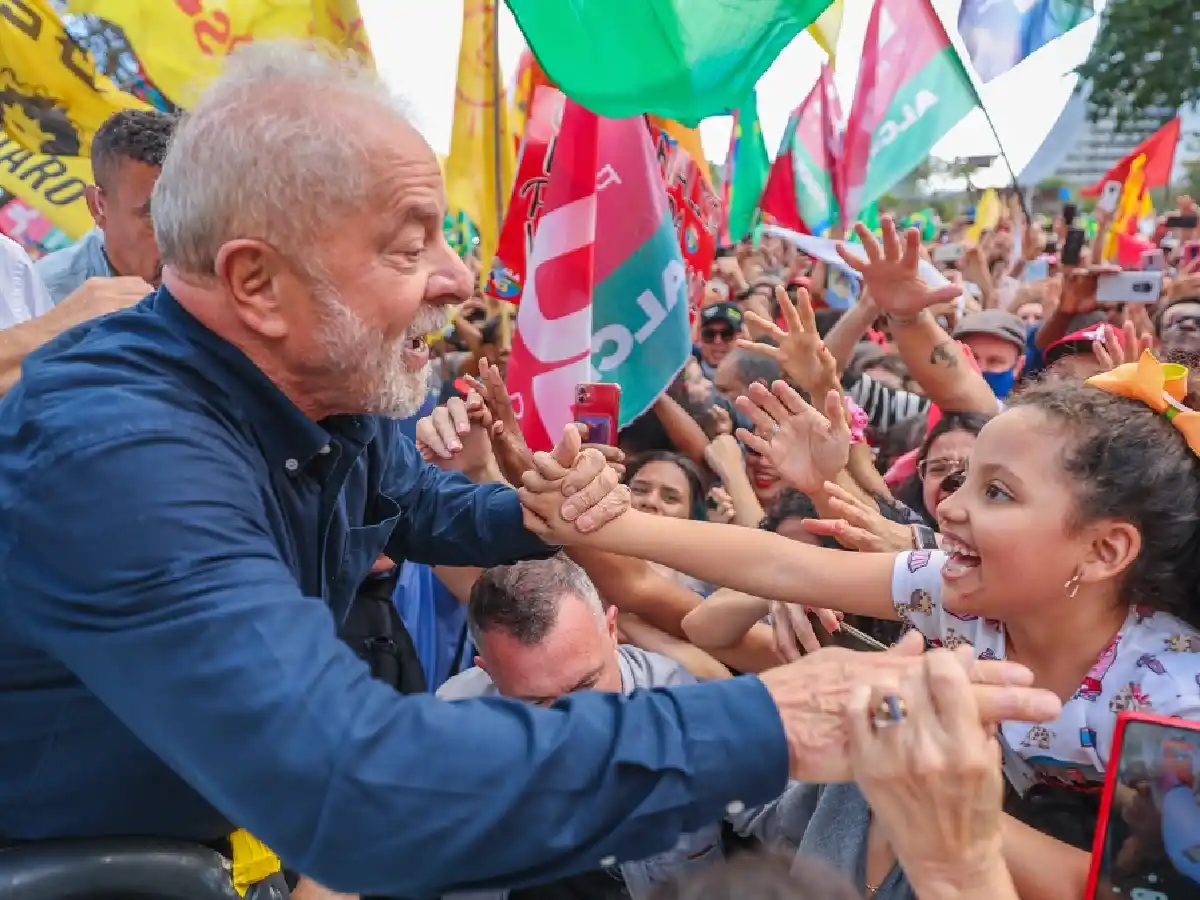 Lula dijo que si gana este domingo liderará un proceso de reconciliación en Brasil