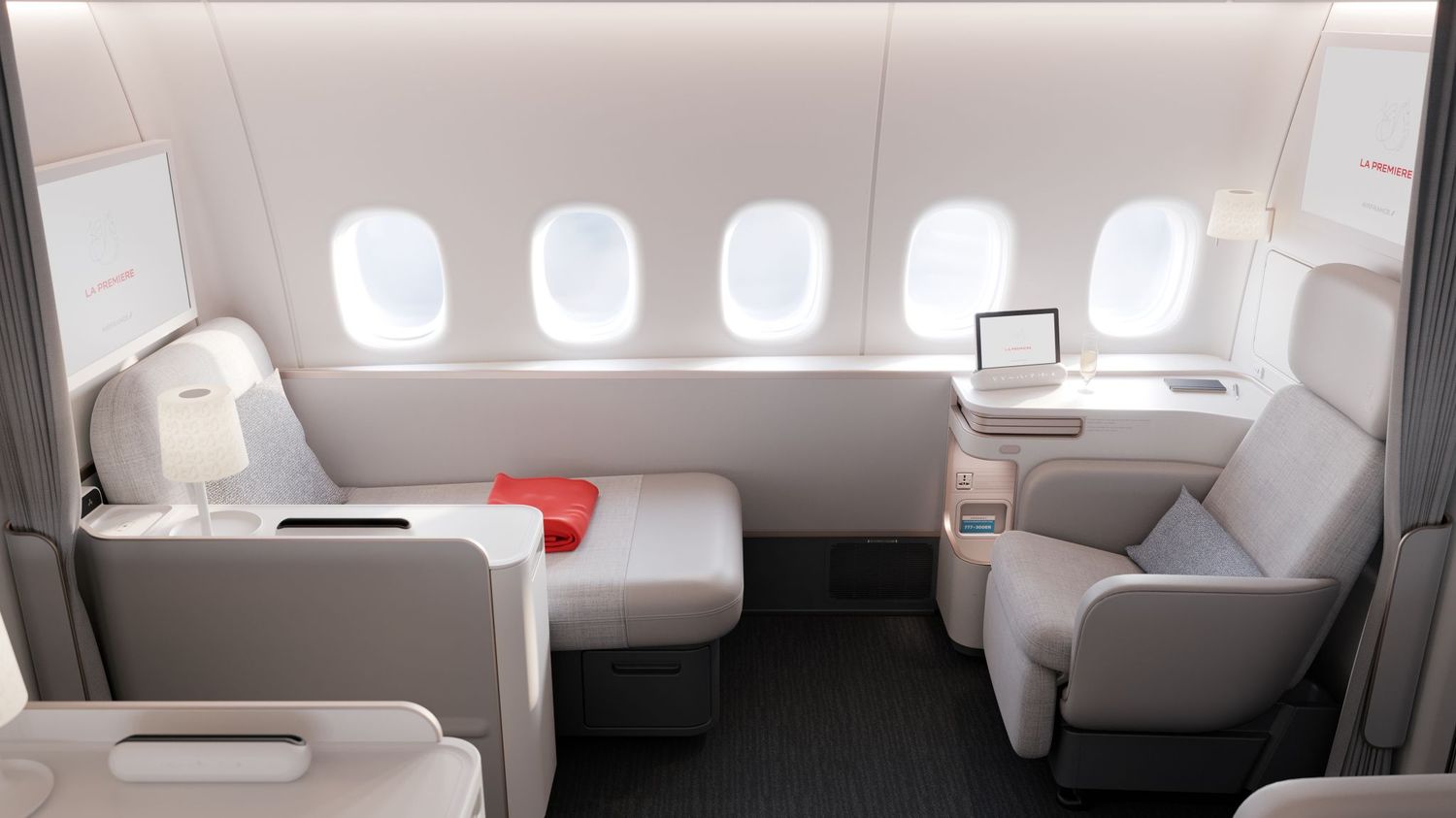 Air France unveils the longest First Class suite on the market