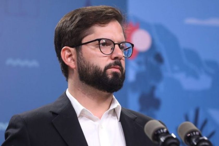 Gabriel Boric condenó los incidentes en cancha de Independiente y los calificó como un "linchamiento de chilenos"