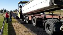 Planifican obras viales para zonas productivas del departamento Gueleguay