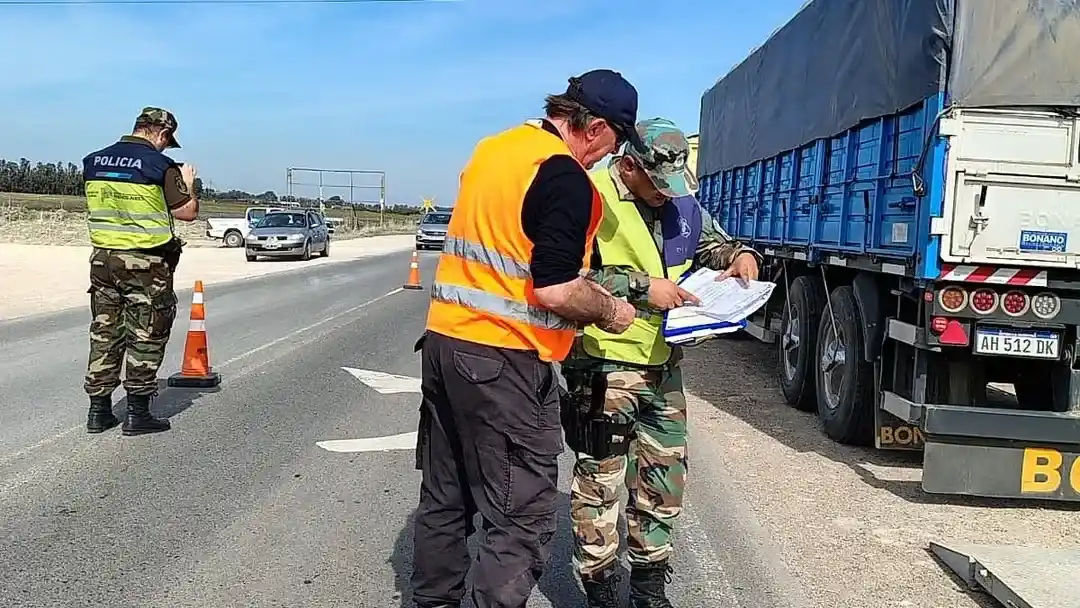 Controles. En las rutas de la región, llevan a cabo los efectivos del Comando de Prevención Rural
