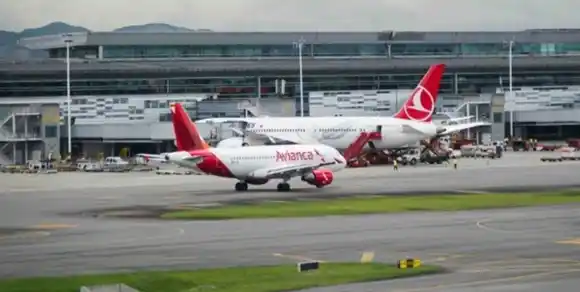 Por el "empeoramiento de la seguridad", suspendieron vuelos hacia Venezuela