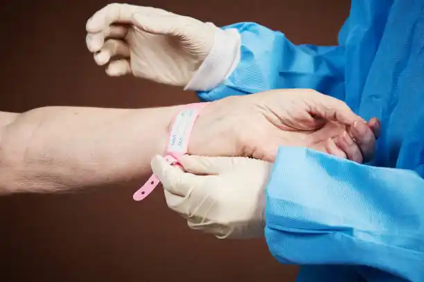 Los pacientes internados en el Hospital comenzarán a usar pulseras