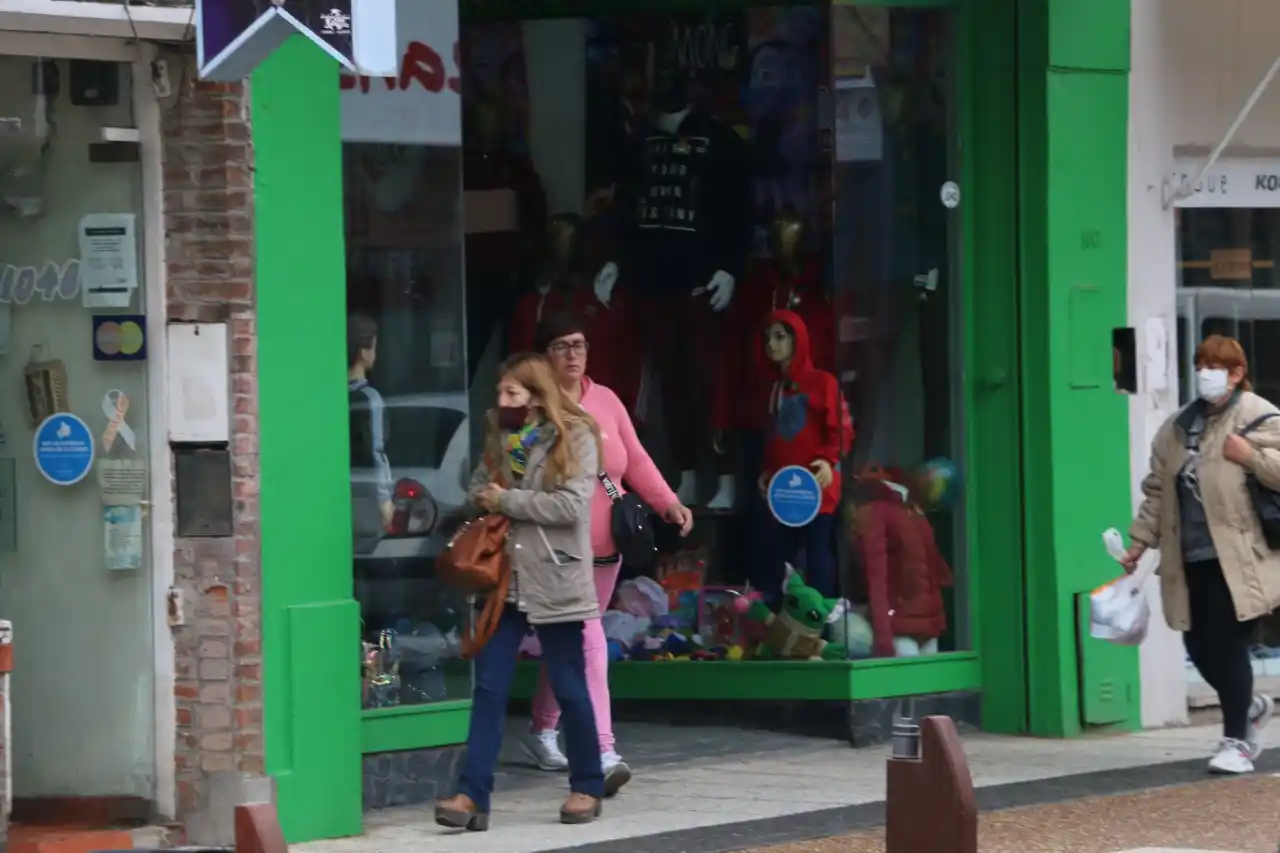 Luego del veranito, llega un nuevo embate de aire frío: Cómo estará el finde