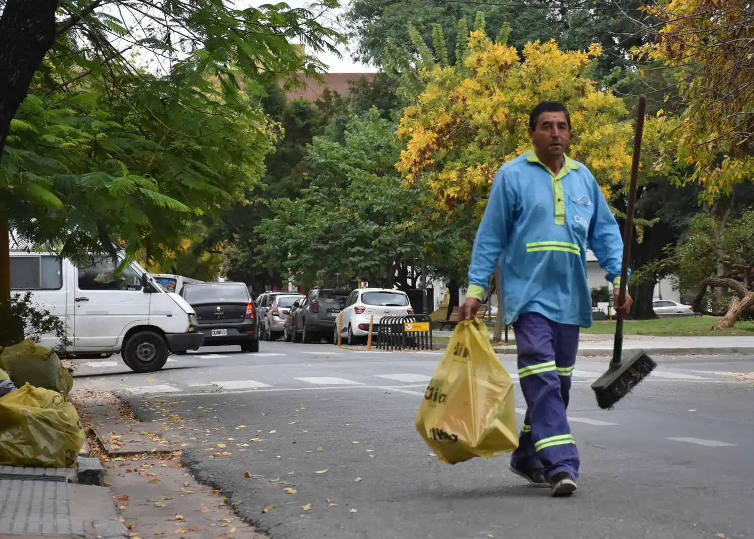 Otoño clima recolección de basura