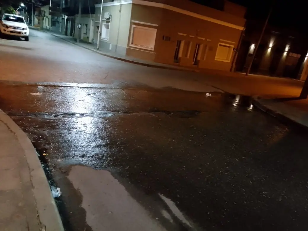 Quejas por pérdida de agua en Belgrano y Saavedra