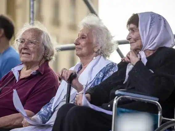 “Esto no termina hasta que los encontremos a todos”, Estela de Carlotto en el acto por el Día de la Memoria