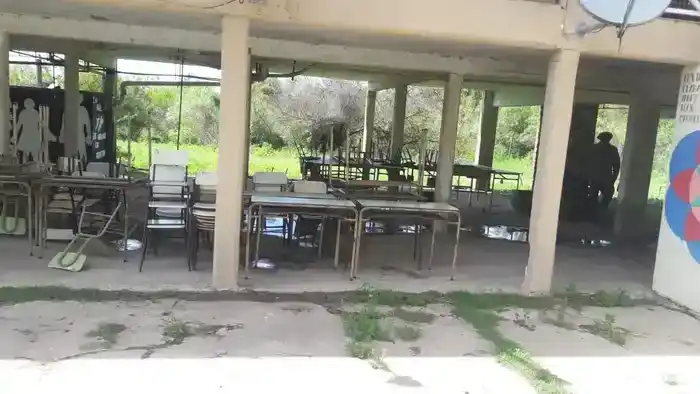 Por el deterioro en la escuela, los chicos llevan más de 100 días sin clases.