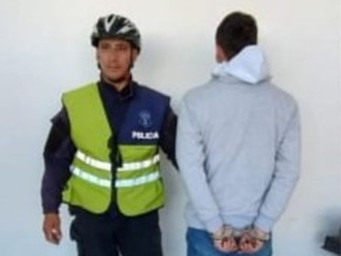 Un hombre fue detenido tras robar en un bazar