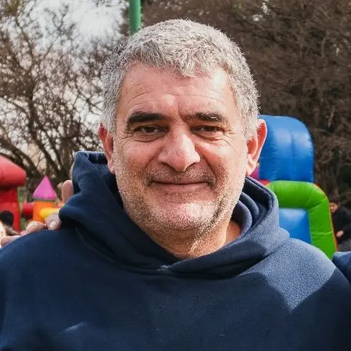 Dolor. De Urgara Necochea, por el fallecimiento de César “Leo” Issín.