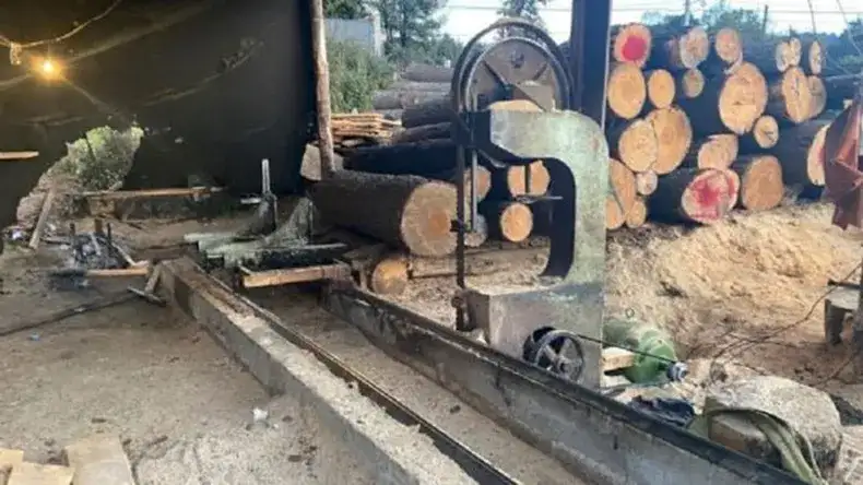 Un joven recibió una descarga eléctrica mientras trabajaba