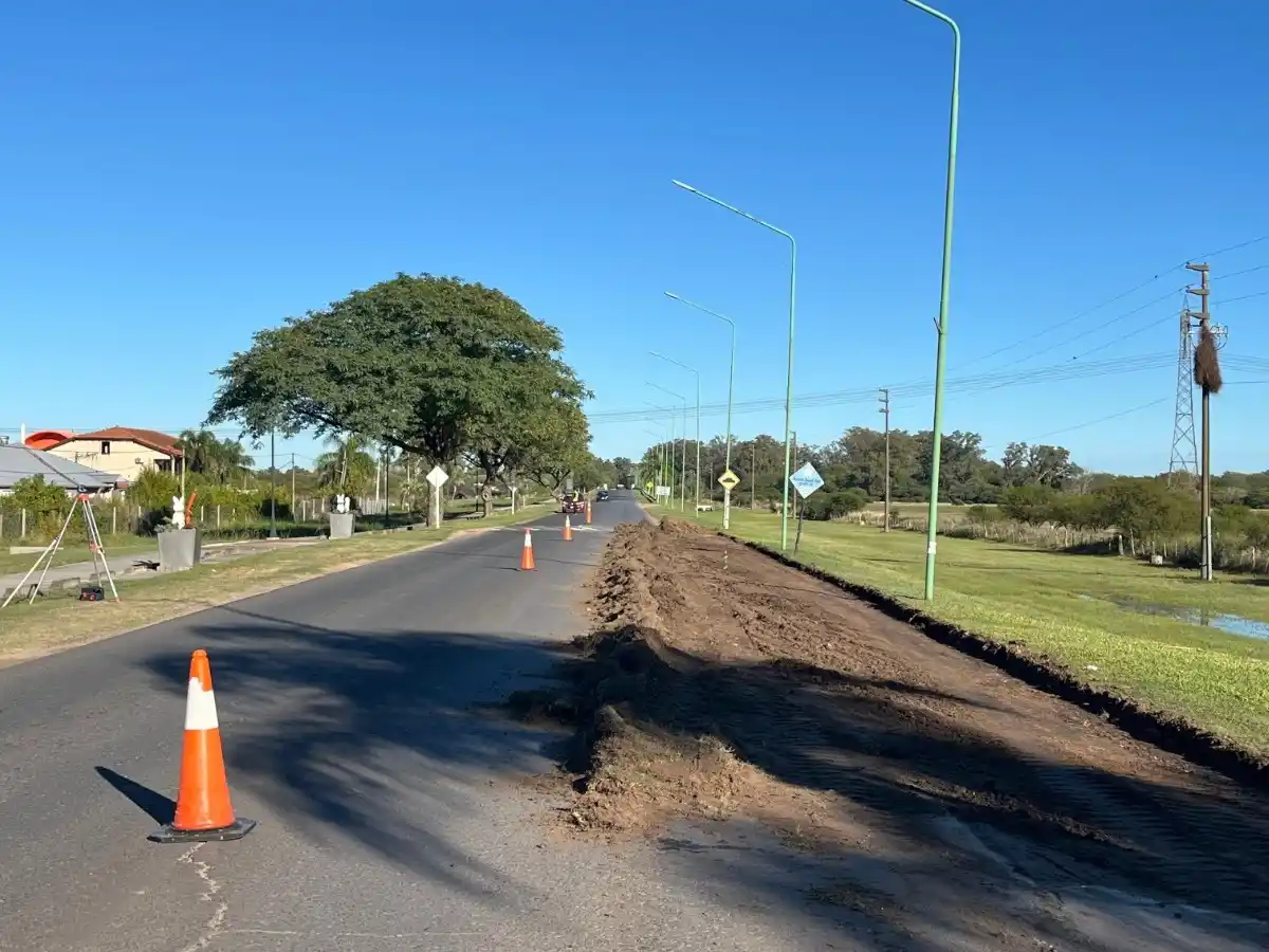 Pueblo Belgrano: avanzan las obras de limpieza y consolidación de banquinas sobre la Ruta 42