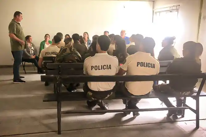 Capacitación sobre desarrollo social para el Comando de Patrulla Rural