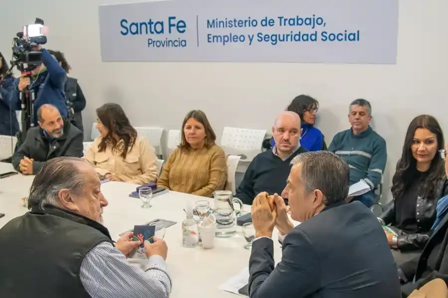Los gremios de Santa Fe darán el jueves su respuesta a la propuesta salarial