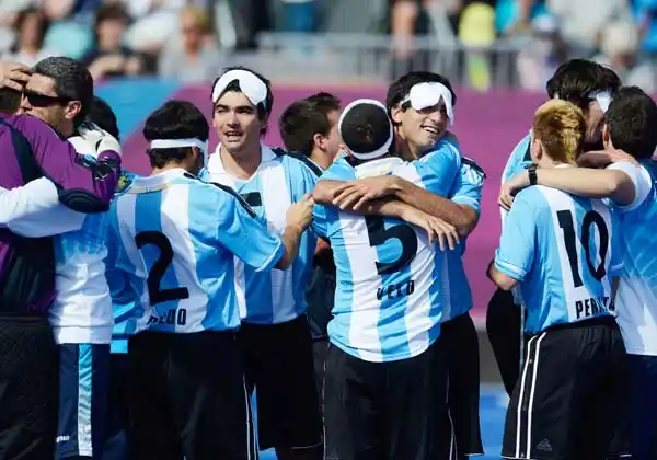 Mundial Japón: Los Murciélagos vencieron a Colombia y están en Semis